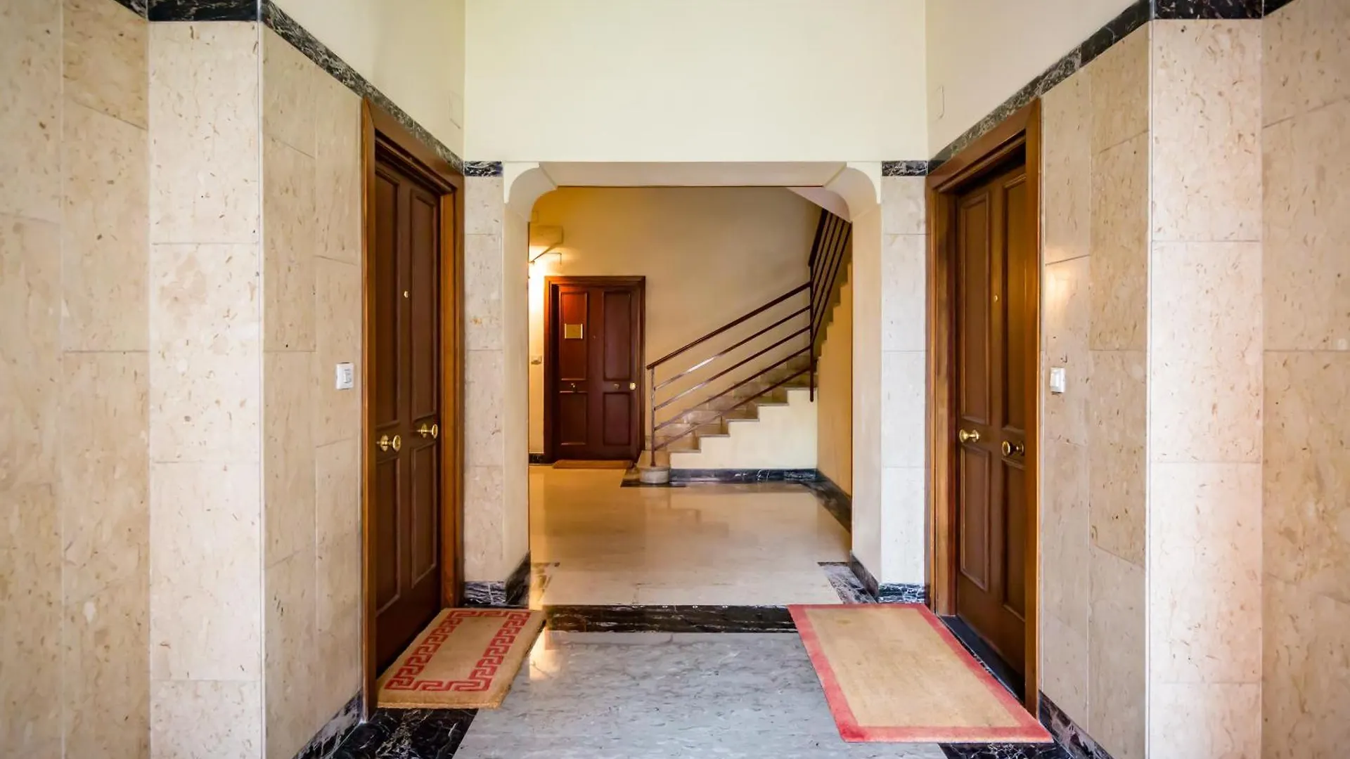 Apartment Peonies House Quiet Flat Overlooking Rome