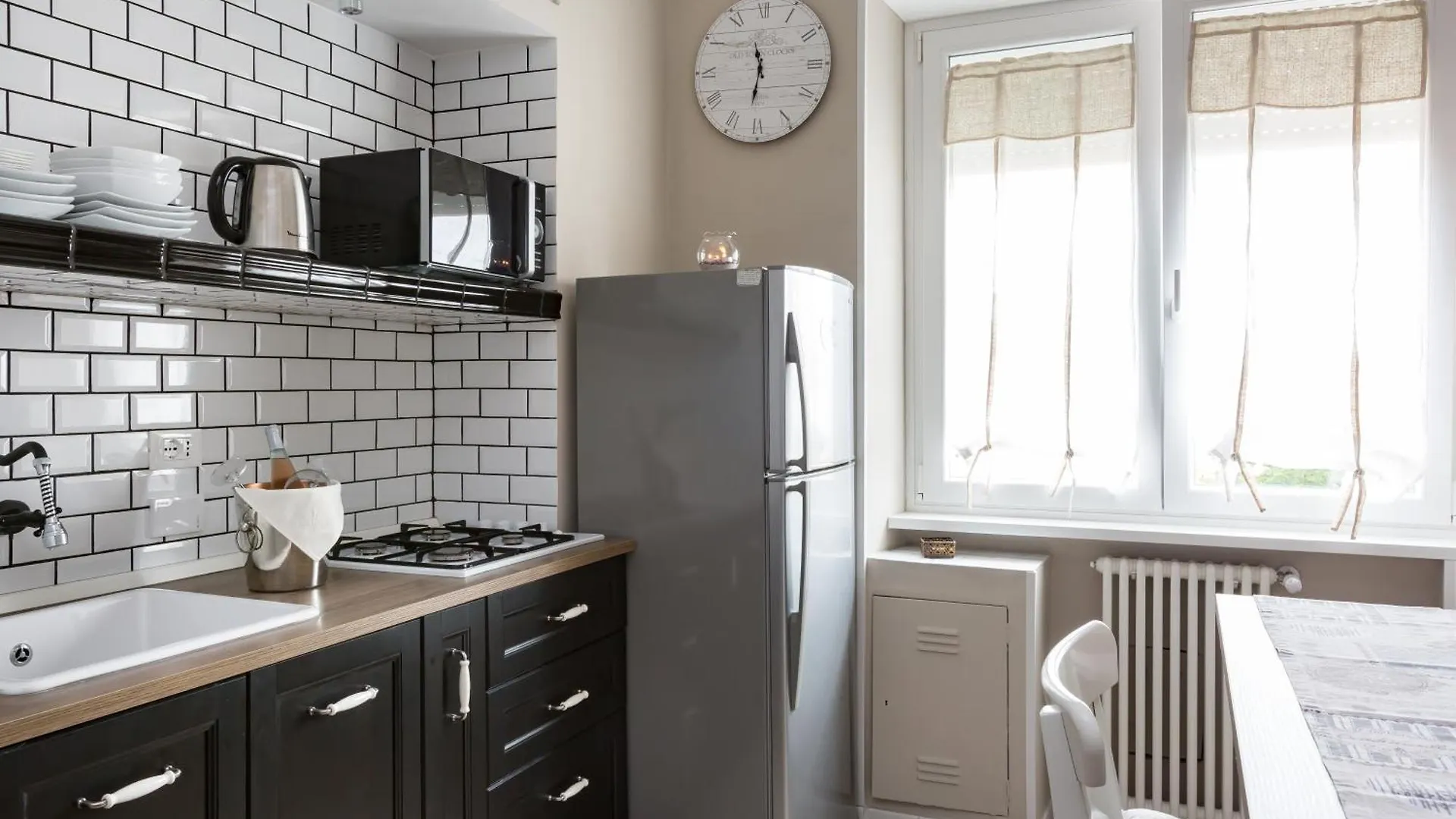 Apartment Peonies House Quiet Flat Overlooking Rome